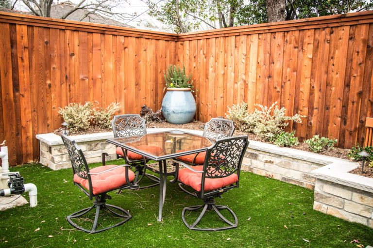 dallas outdoor dining space