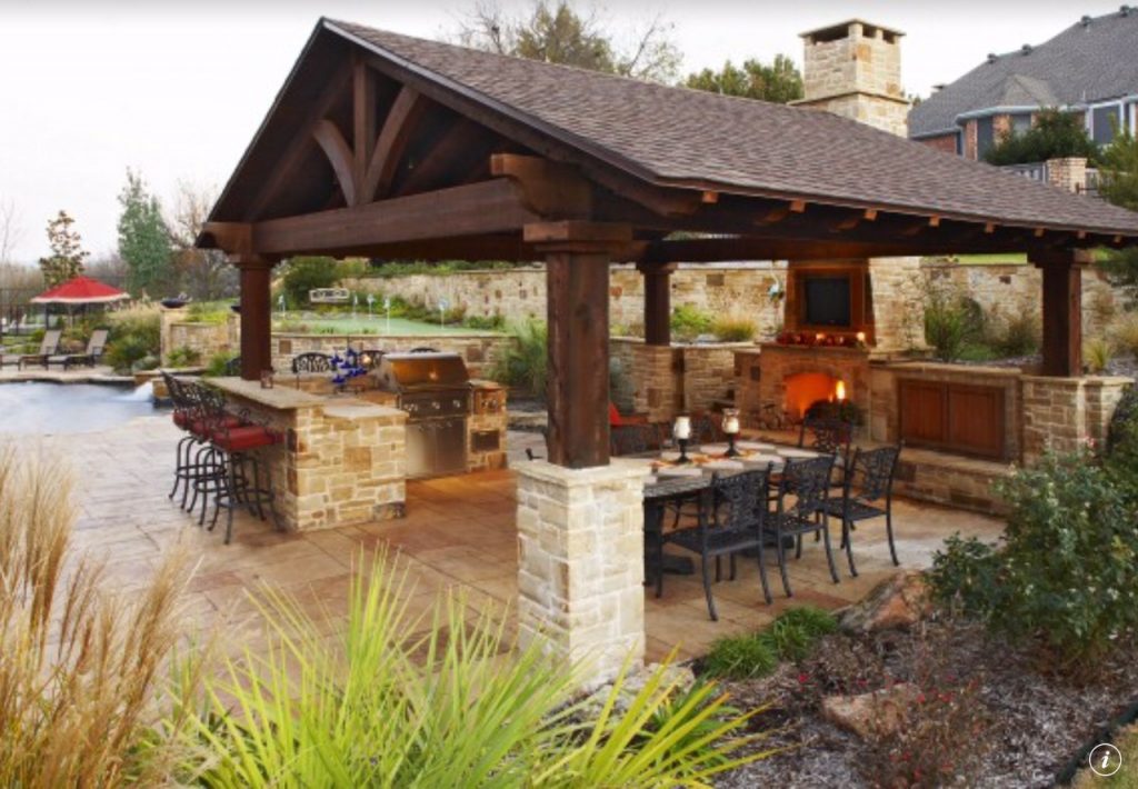 Must-Haves for Your Outdoor Kitchen | Highland Park Landscaping