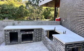 Custom Backyard Brick BBQ Design