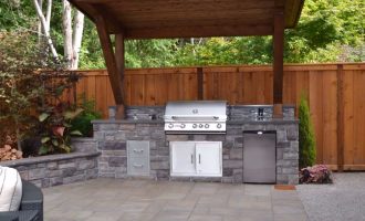 built in outdoor kitchen