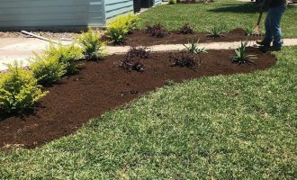 flower-bed-installation-and-mulching