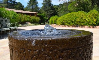 summer water feature for dallas landscaping