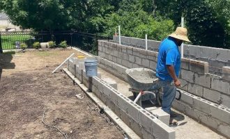 building retaining wall in backyard