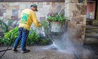 pressure-washing0pros-doing-work-in-dallas